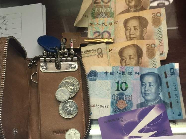 马大哈|热浪蒸腾之下人可不要“热昏”,近三天公交“马大哈”乘客陡增