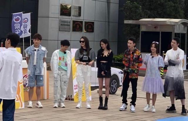  不让|《新手驾到》首播不理想，观众想得不让播，周深王琳凯苦苦支撑