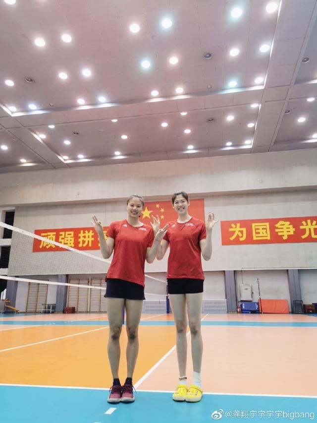  联赛|快看女排“三傻组合”新合影 龚翔宇晒图好欢乐接下来要打联赛了