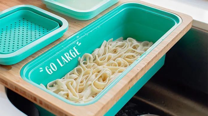  备菜|把砧板挖两个洞，切洗滤一次完成，备菜也可以很轻松