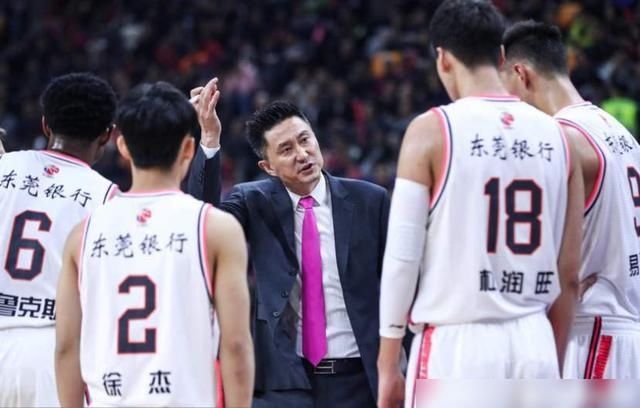  原因|为什么本赛季CBA常规赛最佳教练员奖颁发给杜锋，原来原因在这里