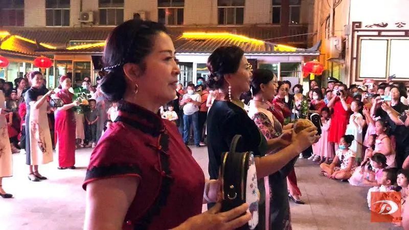  夜市|炫｜体验汉服汉礼 敦煌夜市上演“穿越”秀