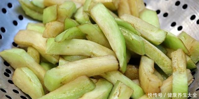 鱼香茄子|鱼香茄子，很多人都喜欢的一道菜，做法简单味道好，值得一试