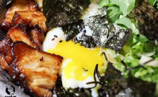 进去|纽约第一家日式油泼面+宝藏小酒馆新张!进去的居然都被上了一课?