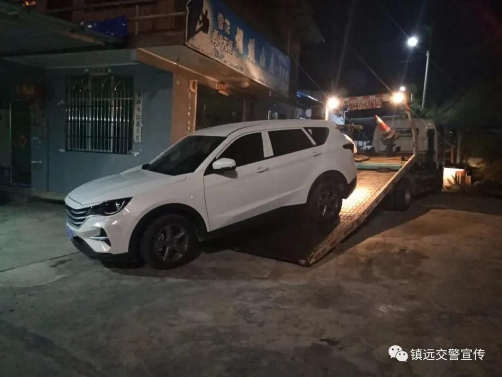  撞死|黔东南一女子路边散步被撞死，肇事司机逃逸