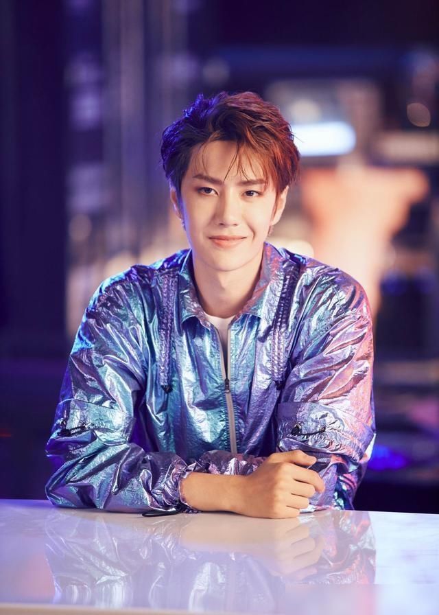  频频|王一博给布布表演魔术频频翻车，实在是太好笑了