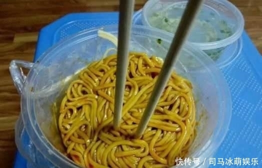 最不|外卖小哥最不愿接的4种单子,麻辣烫上榜,第四种谁接谁“悲催”