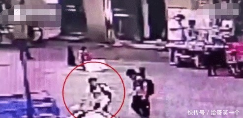 反转|小学生扶起摔倒老人反被讹情况大反转，警方确系小学生撞倒老人