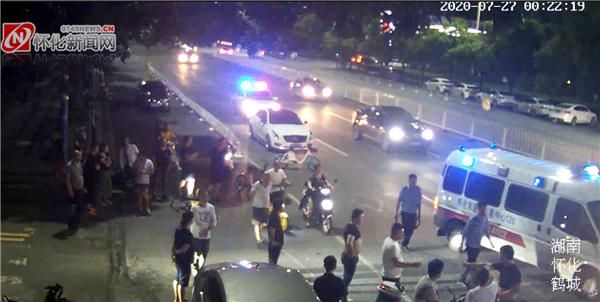  医护|共享电动自行车违法载人酿事故交警医护及时救援