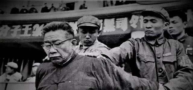 找到|女红军留下三样遗物,布包上的一行字,让相隔二十多年的父子重逢