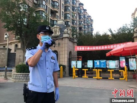 奋战|双警夫妻一再推迟婚礼奋战疫情一线：“婚礼延期但幸福不会延期”（图）