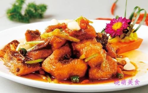 搅拌均匀|麻辣鱼片、泡椒猪脚、红烧咸鱼、孜然里脊的家常做法美味下饭