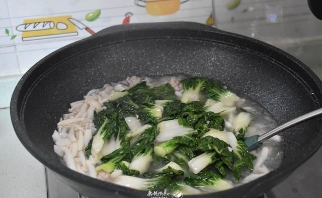 简单|入秋了，用3个食材煮这汤，做法简单鲜美又滋润，隔三差五就会做