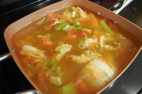  蔬菜高汤|炖排骨时，有人先焯水，有人直接炖，大厨：都不对，教你正确做法