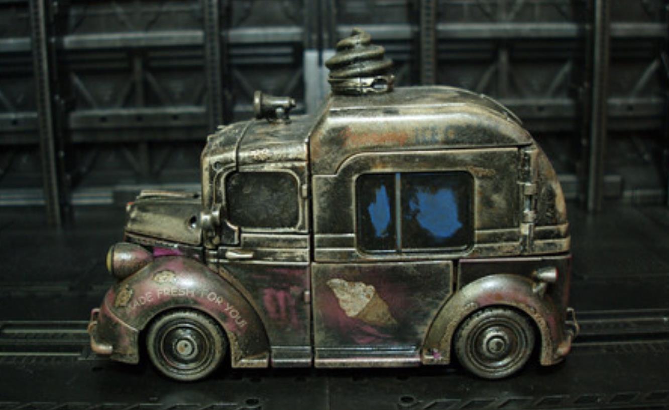 双胞胎|变形金刚动漫人物:重涂《卷土重来》顽强的双胞胎-黑金属冰激凌