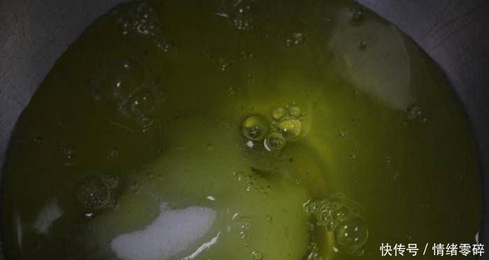 搅拌好|浮云卷:蛋糕可以在家里做,味道超嫩!