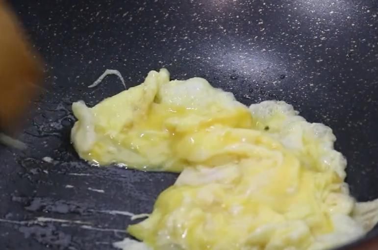 家常|西葫芦经典家常做法,做法简单,营养丰富,是道不错的下饭菜