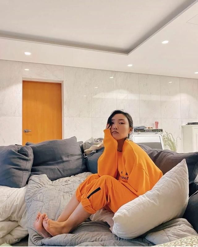 换装|唱出换装神曲《Maria》的华莎，穿衣到底有多百变？