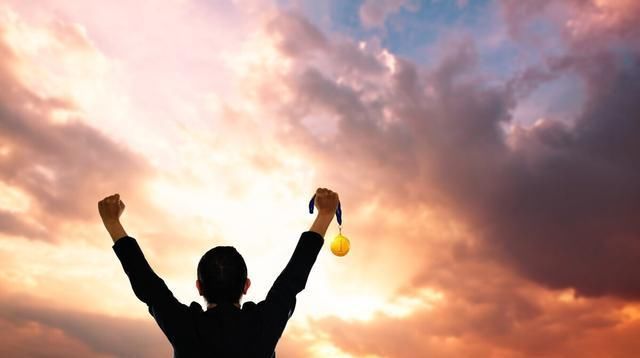  靠山|“靠山山会倒，靠人人会跑”，做好这两点，谁也不用靠