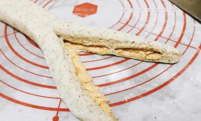  高筋面粉|做「乳酪肉松全麦软欧面包」，不添加这个，怪不得做出来不柔软