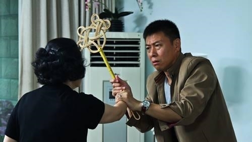  胡亚捷|胡亚捷与妻子3次离婚大战，为何不但没得逞反而还“割地赔款”？