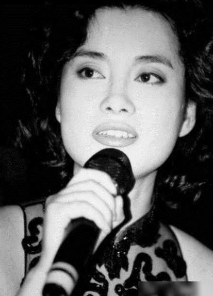  老照片|毛阿敏22岁到57岁的罕见老照片：29张照片，看尽她曲折离奇的一生