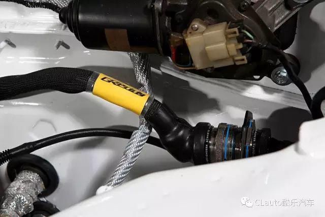  姑娘|我也想遇见个开R32 GT-R的姑娘，然后深陷其中不可自拔