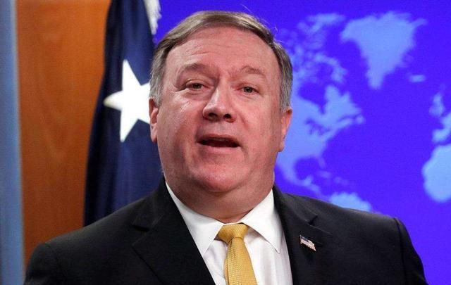  外交官|蓬佩奥出访欧洲，主动握手接二连三被拒，傻笑缓解气氛