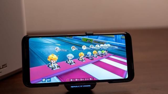  快速|270Hz采样率+144Hz刷新的新电竞手游利器ROG游戏手机3快速体验