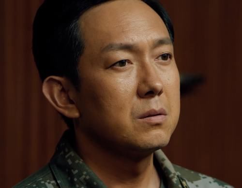  退休|《蓝军出击》大结局：褚战刚再败韩鹏被降衔，王可争卧薪尝胆获胜后退休