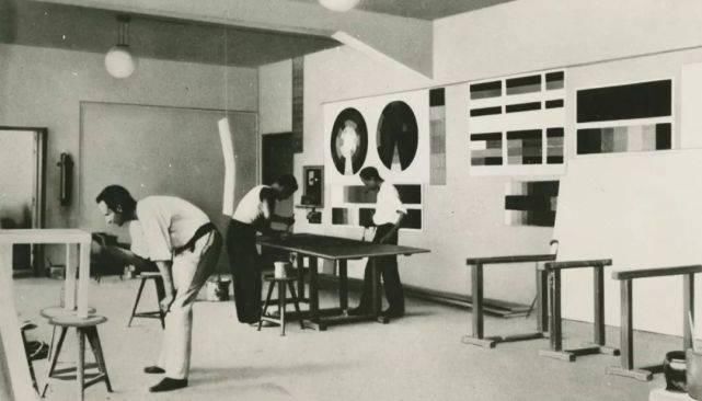  审美|100岁的包豪斯如何撕碎古典审美