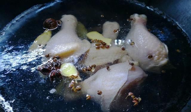  煲汤|入伏了，鸡肉别再煲汤了，煮一煮拌一拌，鲜香美味，全家都爱吃