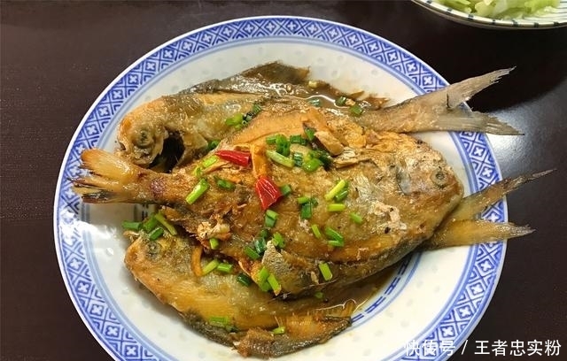  一荤一素|宅家不出门，2个人的午餐吃点啥？一荤一素两个菜，简单美味