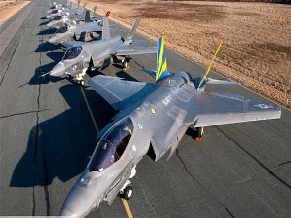  航母|航母刚服役航行17小时，就自己送到敌方枪口下，被4枚鱼雷击沉