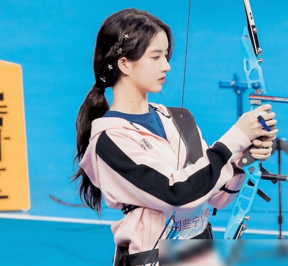  刘些宁|陆思恒参加综艺被吐槽，看到他的小动作，别忘了你的身份