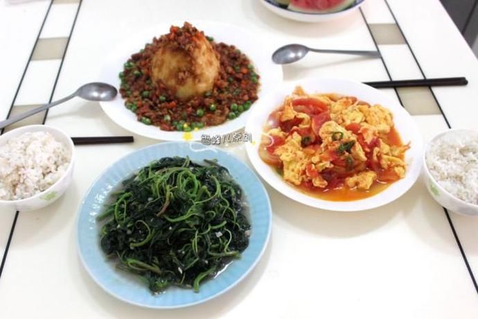  天天|午饭如此做比大鱼大肉都好吃，老公直说天天这样吃也不腻