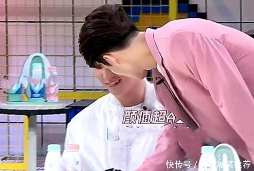 黄景瑜|拜托了冰箱:王嘉尔当众耍帅,有谁注意到杨超越的表情?不太尊重人吧