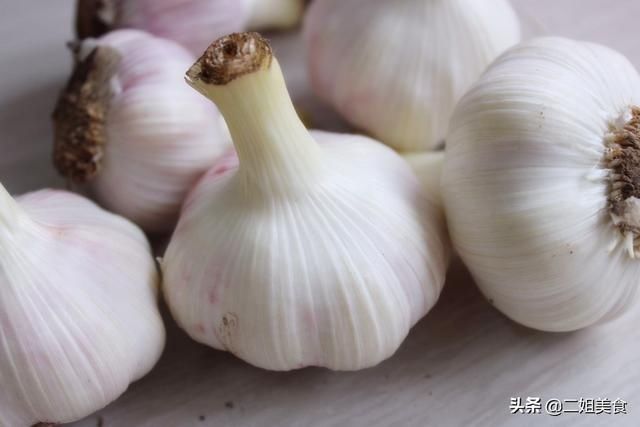 朋友|同样是大蒜,新蒜与老蒜有啥区别?菜农:其实差别大,别再乱买了