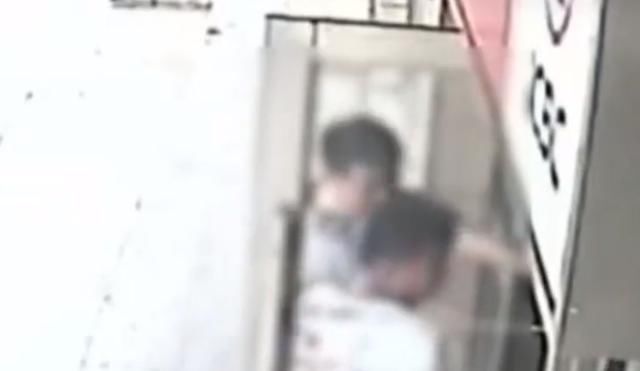 买下|夫妻俩看房后没买，到其他中介买下，被第一中介囚禁殴打要5000中介费