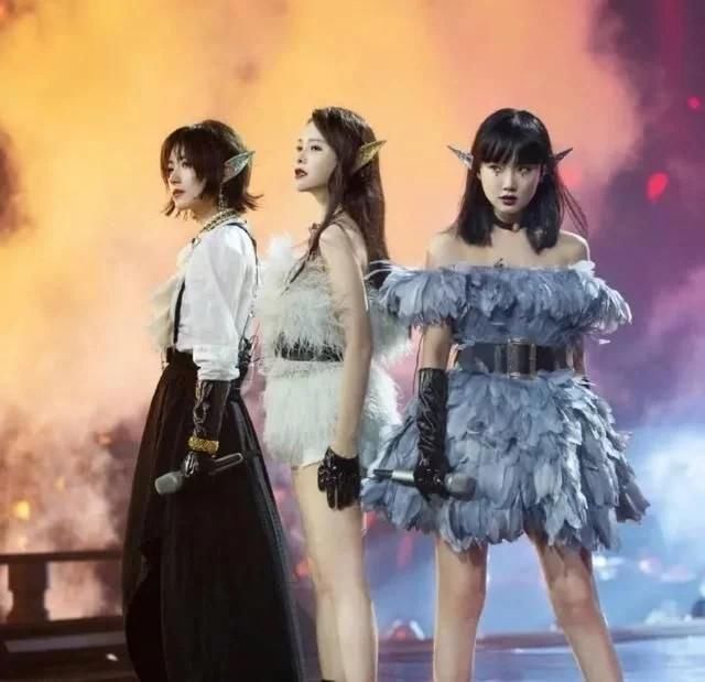  讽刺|《浪姐》投票通道开启结果太讽刺，孟佳人气飙升第一，节目组被狠打脸！