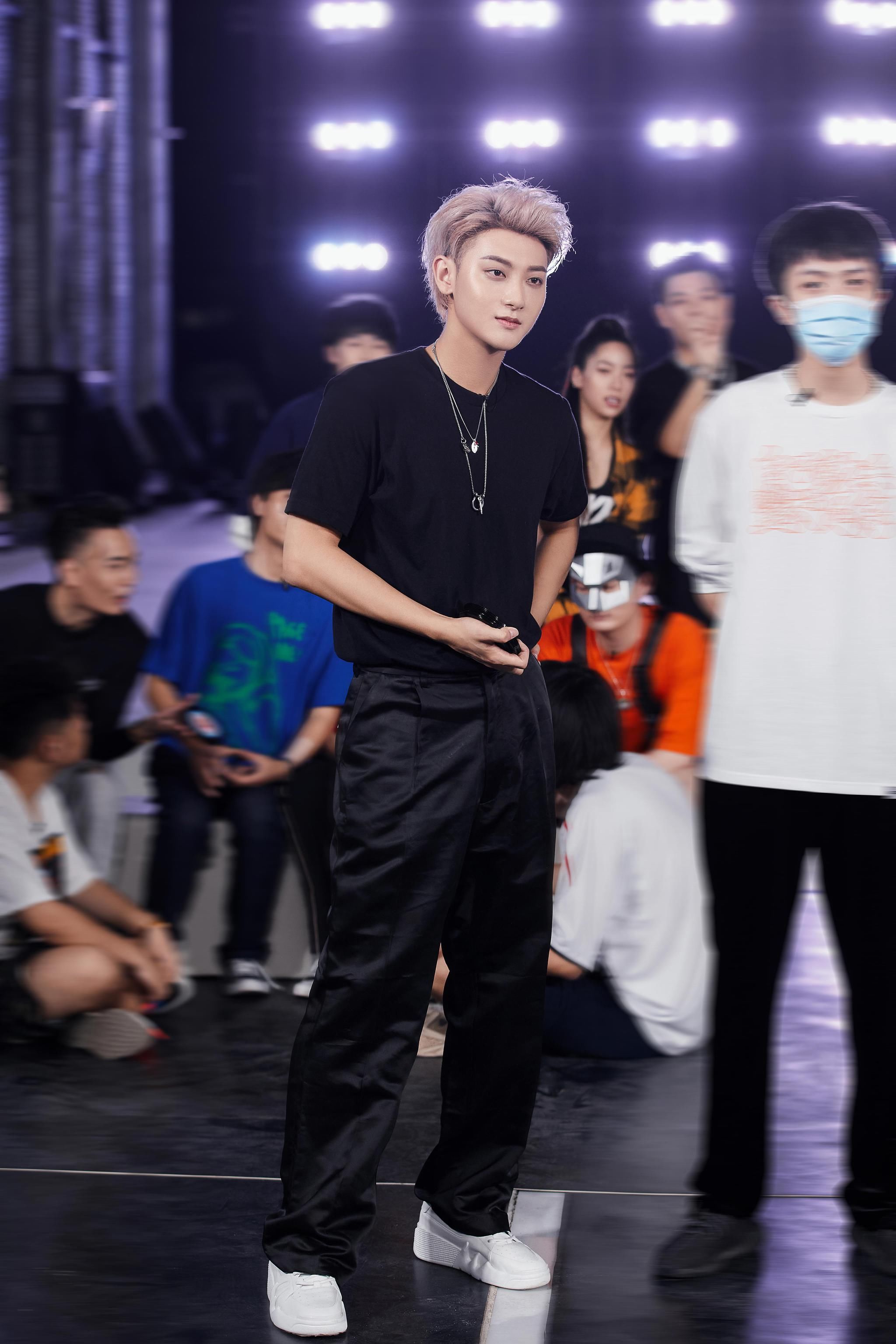 节目|黄子韬《说唱新世代》公正坦率主理人露老板暖心瞬间