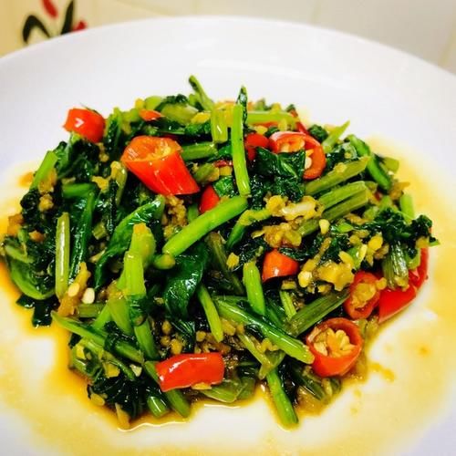 食材|这菜20年前拿去喂猪,如今争着吃,清爽可口,视力清晰了,肝脏健康