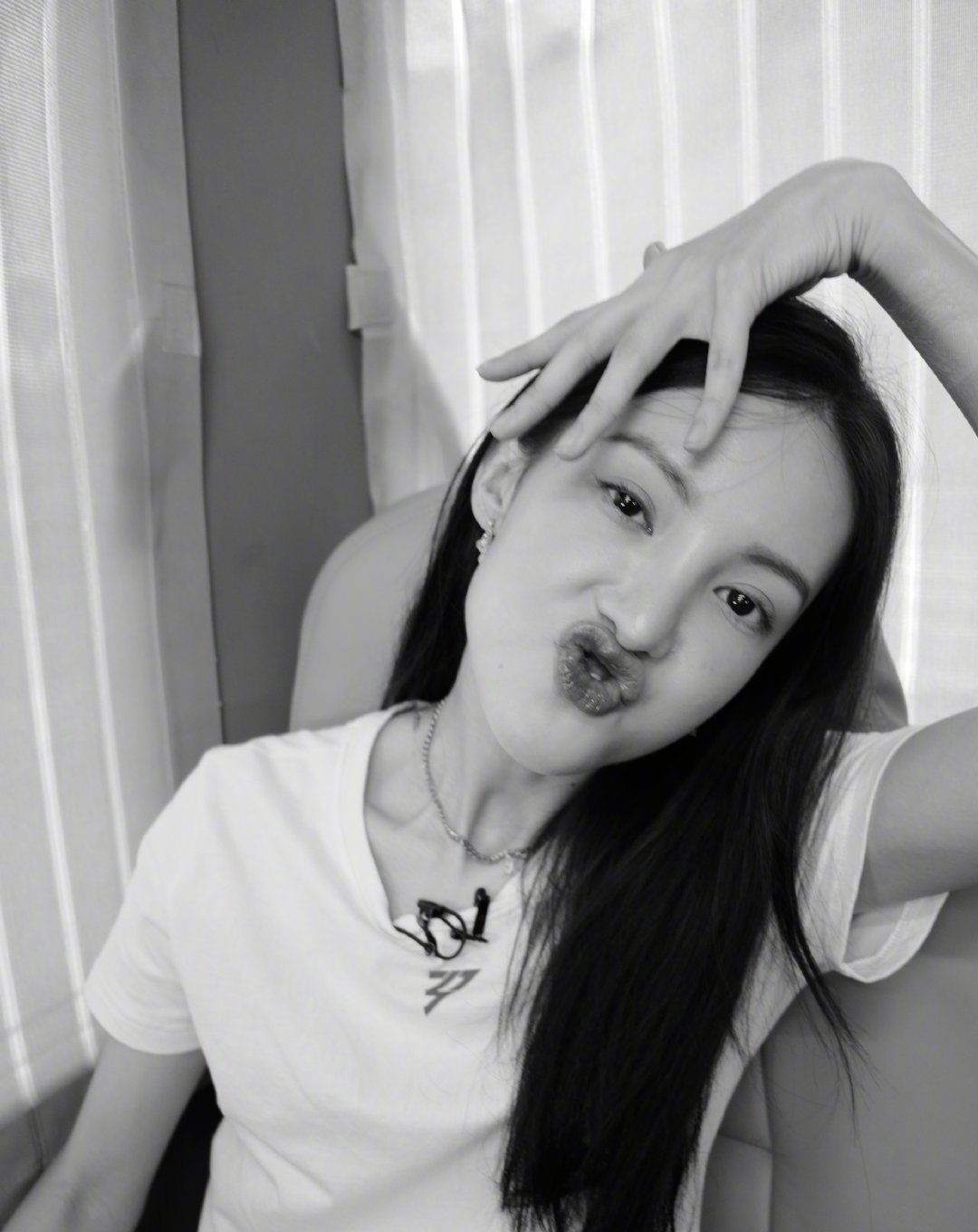  金晨|金晨看完张艺兴的街舞不淡定了, 兴奋发文打call, 本人回复太搞笑