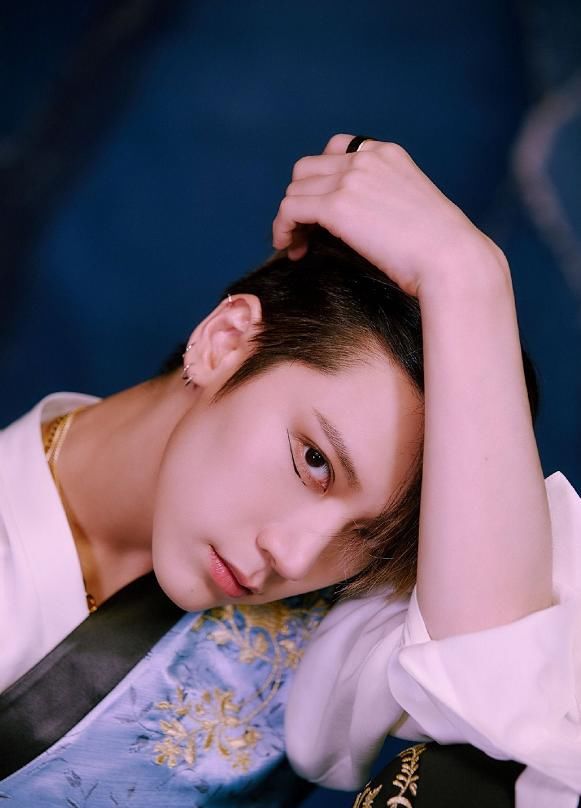 追星|黄旭熙公费追星，偶像是EXO金钟仁，现在和偶像直接成为队友！