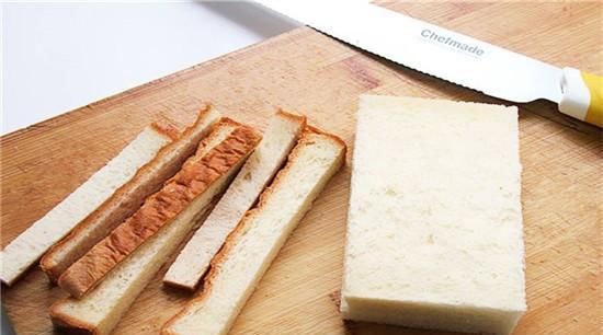  新鲜出炉|换个花样吃吐司，放到烤箱就搞定，快试试新鲜出炉的吐司杯