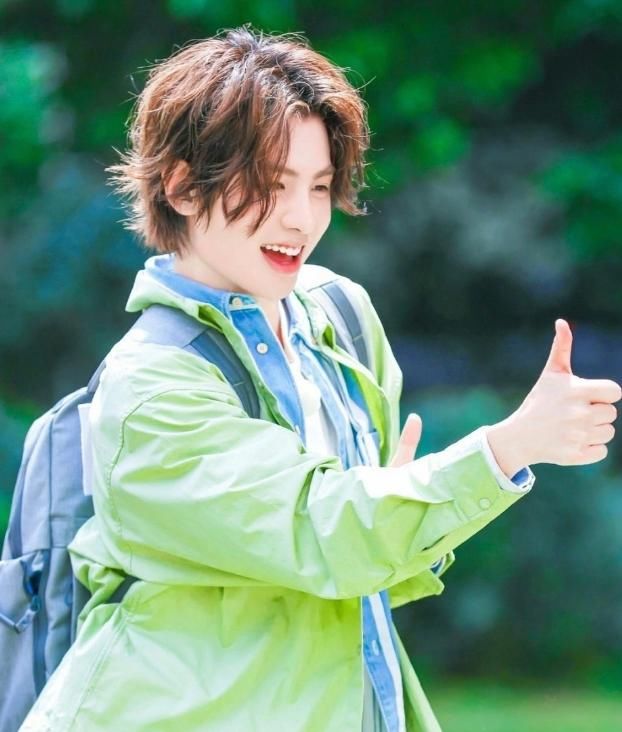  数学题|遇见天坛押中高考数学题，黄明昊算出正确答案，看过的考生赚到了