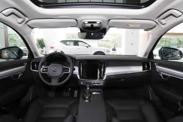  HS7|谁说年薪30万不能买？ 沃尔沃S90 vs 红旗HS7