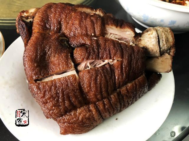  爷爷|爷爷生日，菜刚端上桌嫂子坐下就吃，姑姑停！老人还没动筷子