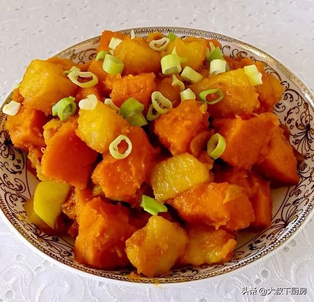 秋天|秋天到,南瓜俏!大叔教你南瓜炖土豆,香糯绵软,简单易学,好吃