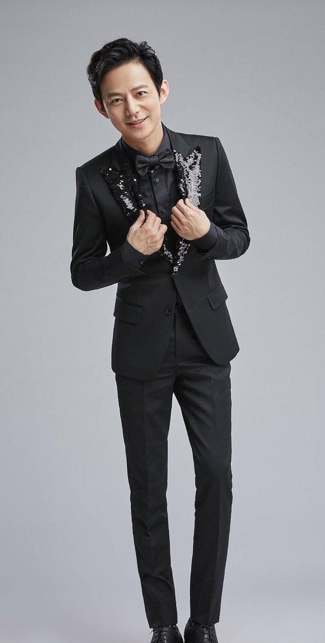  收官|《创造营》“完美收官”？何炅的口瓢再次被质疑，演唱会才是亮点